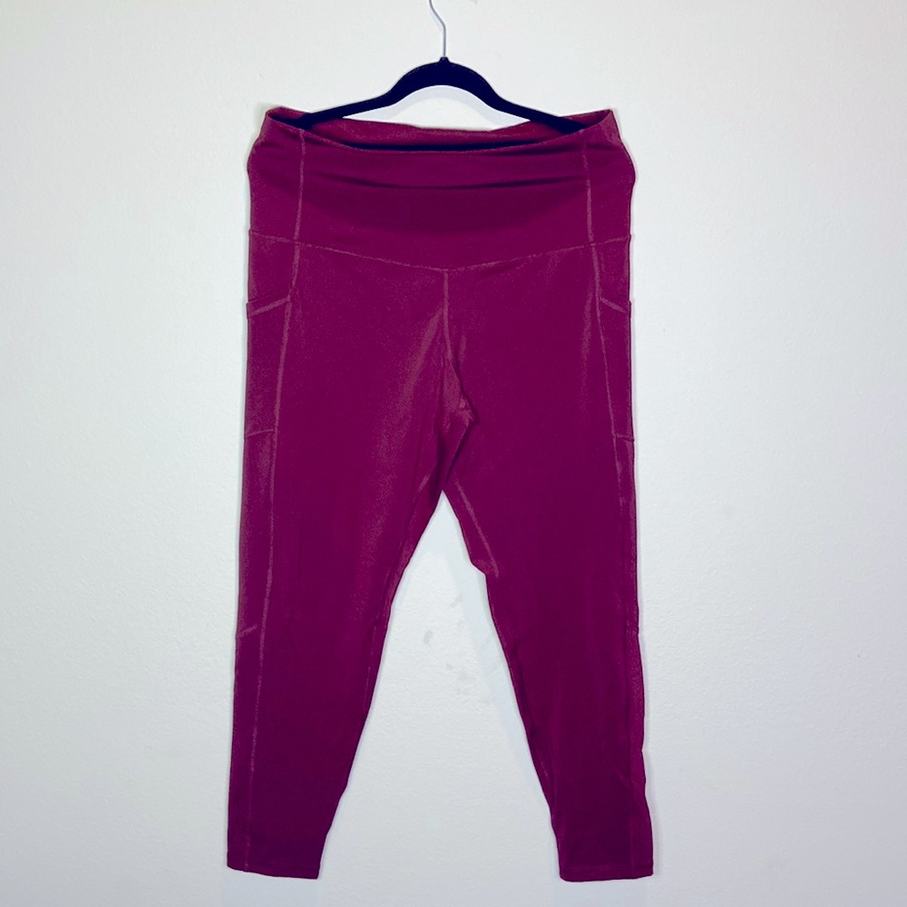 Maroon Women workout pants (spandex). With side pockets. Size XXL.